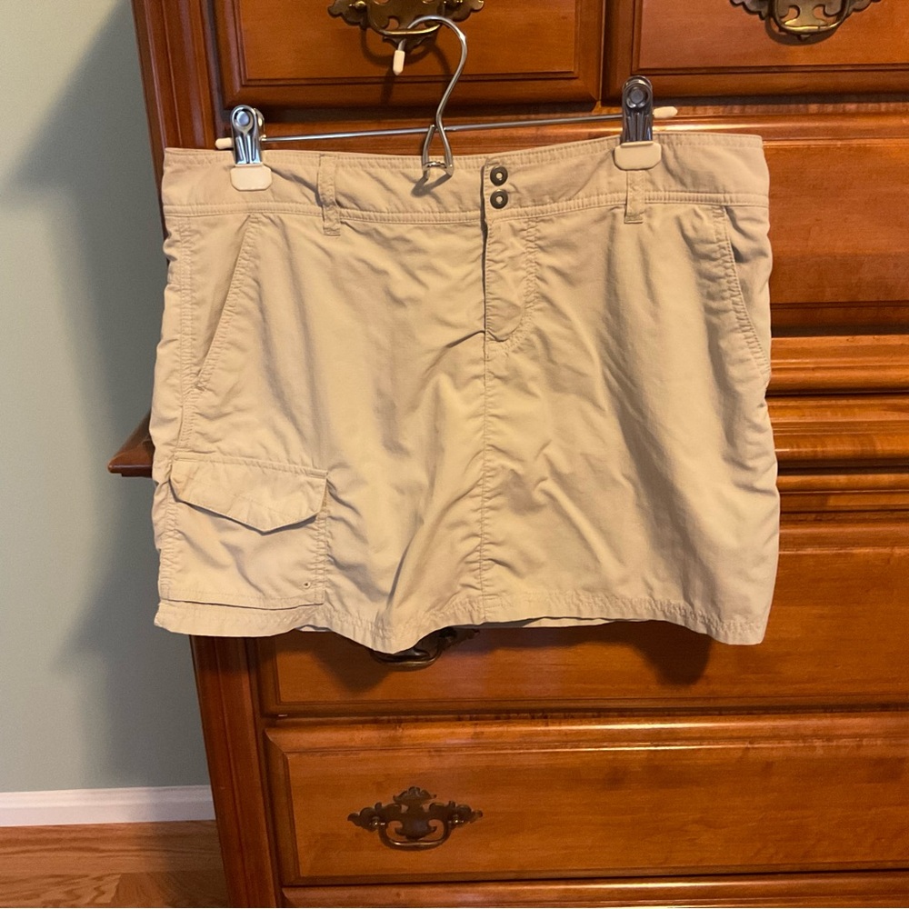 Women’s Columbia Omni-Shade Tan Skort